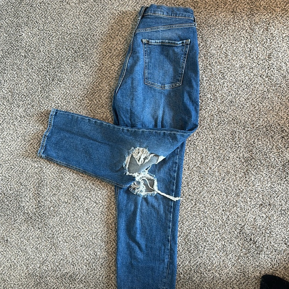Old Navy Curvy Straight Legged Jeans - Picture 3 of 3